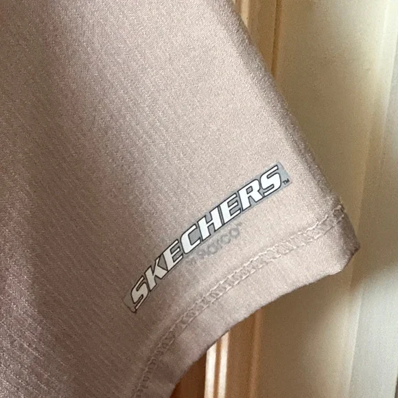 Skechers by Barco Scrub set  Tan V-Neck Short Sleeve M top- S pants - Picture 4 of 9